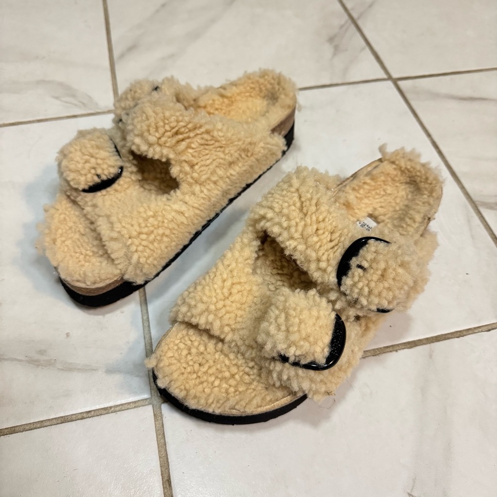 Birkenstock Papillio 39 Arizona Teddy Big Buckle Eggshell Shearling - Picture 2 of 8